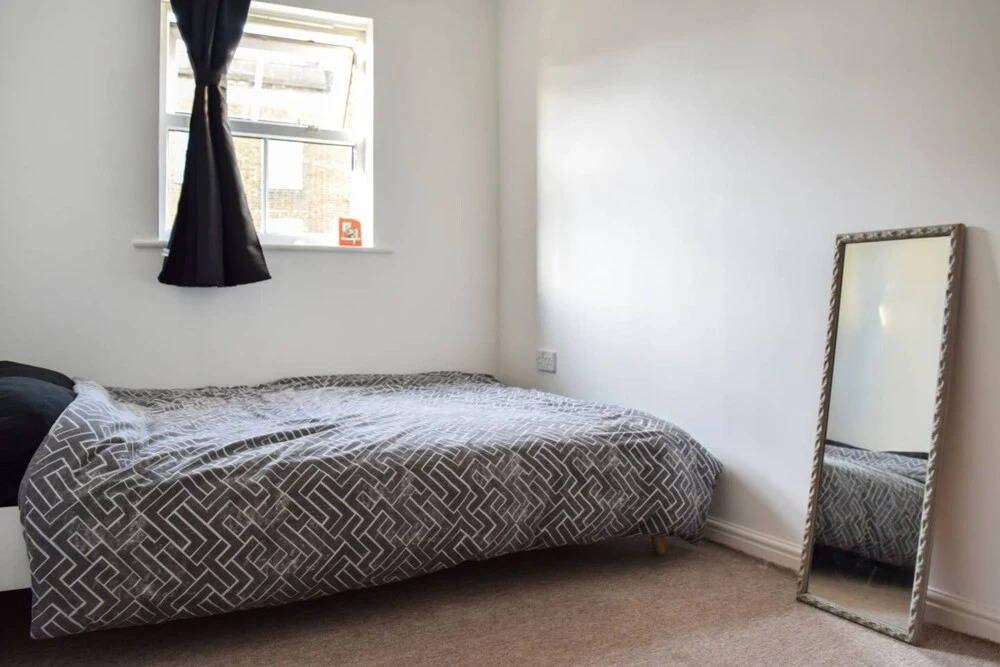 Hip 2 Bedroom Flat Near Peckham High Street