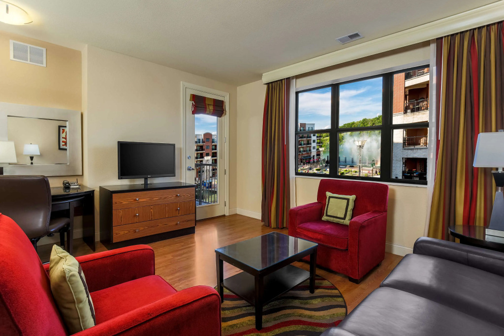 Hilton Promenade Branson Landing