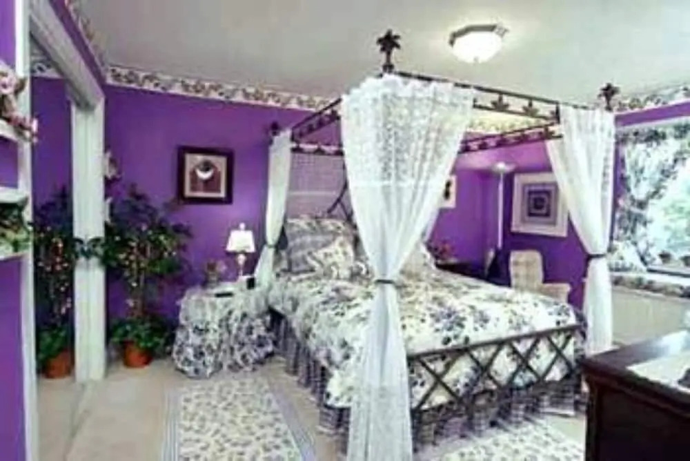 Matthews Manor Bed & Breakfast