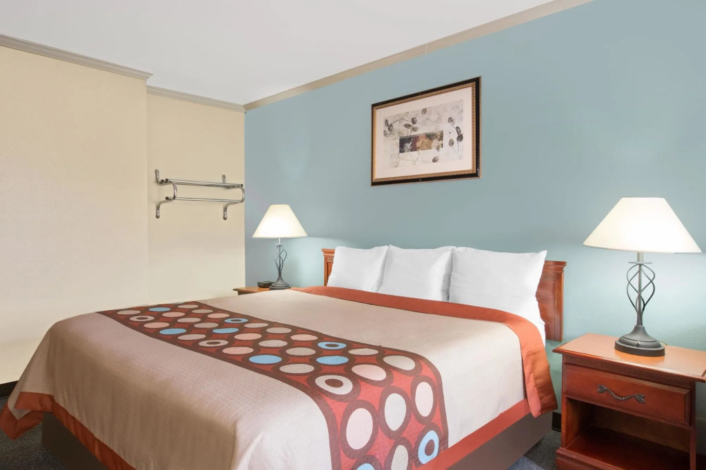 budgetel Inn & Suites