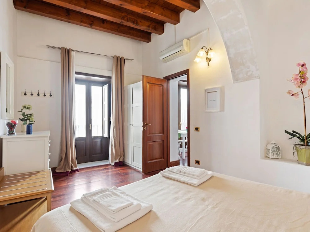 Gorgeous Holiday Home in Ortigia With Balcony