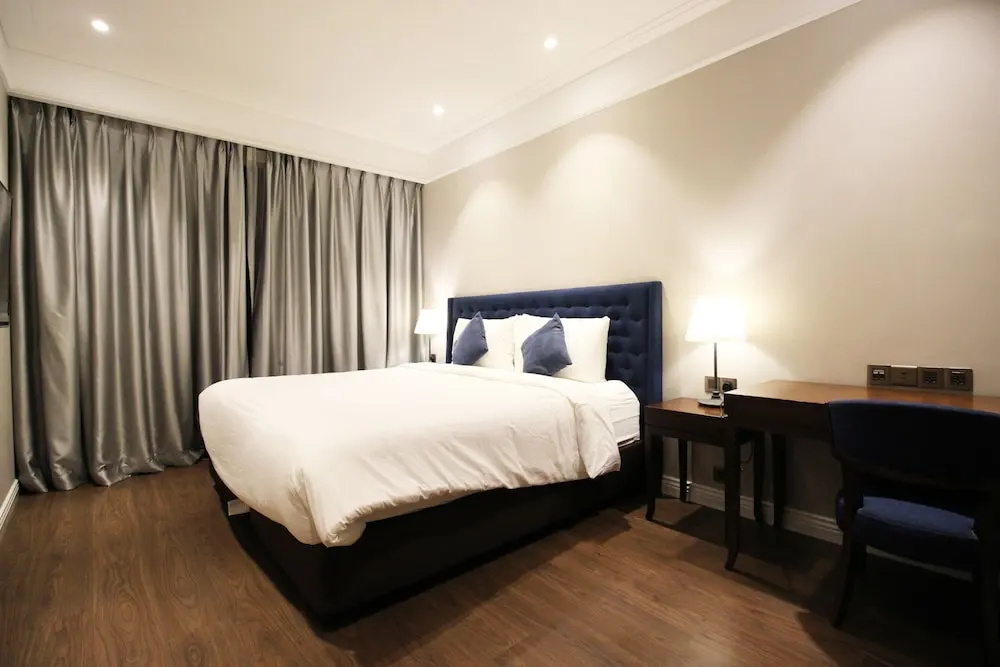 Neo Classic Condo