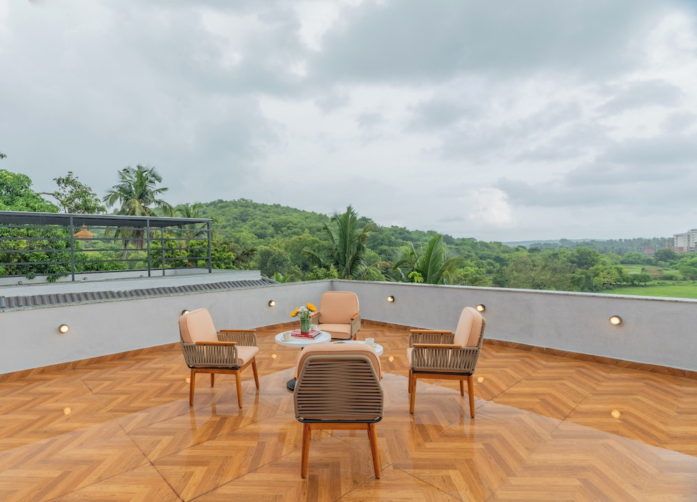 ELIVAAS Vacasa 5BHK PetFriendly & Pool