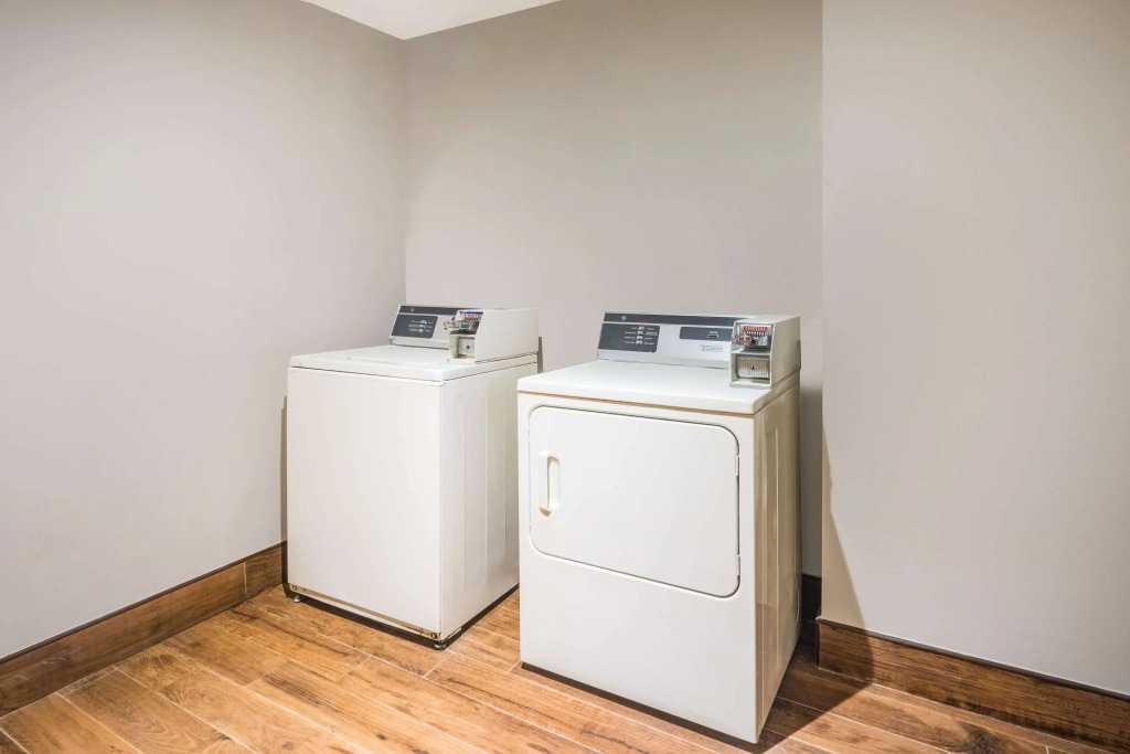La Quinta Inn & Suites by Wyndham Brooklyn Central