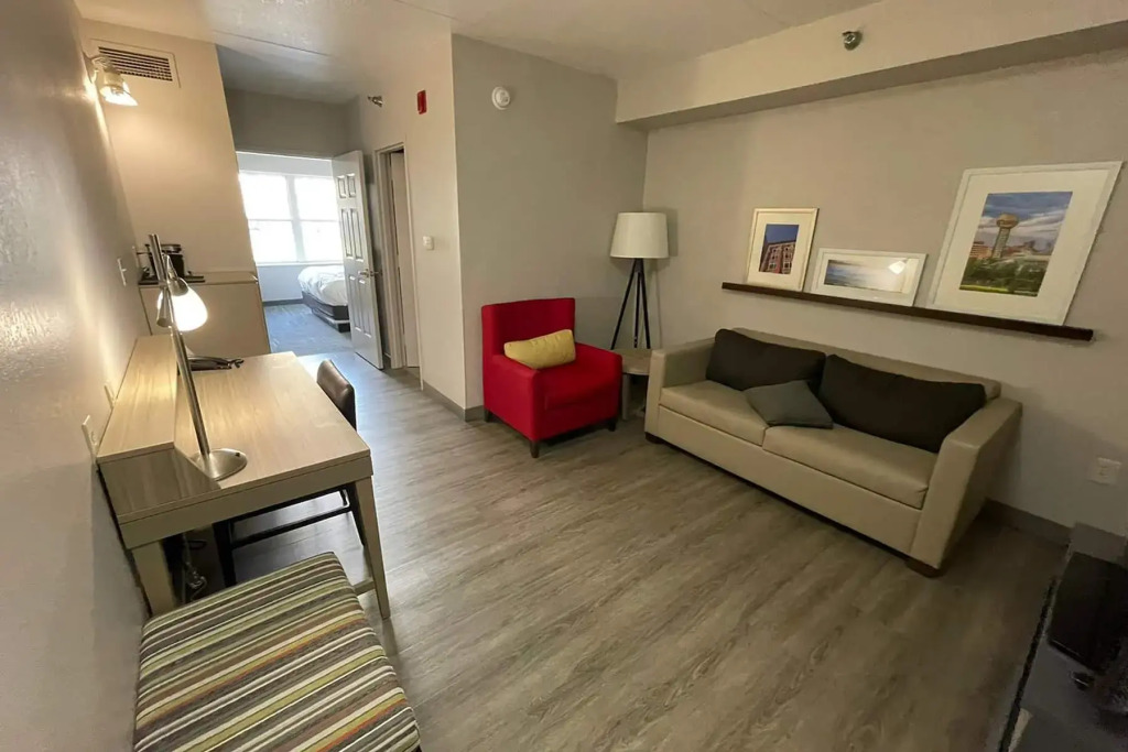 La Quinta Inn & Suites by Wyndam Knoxville West