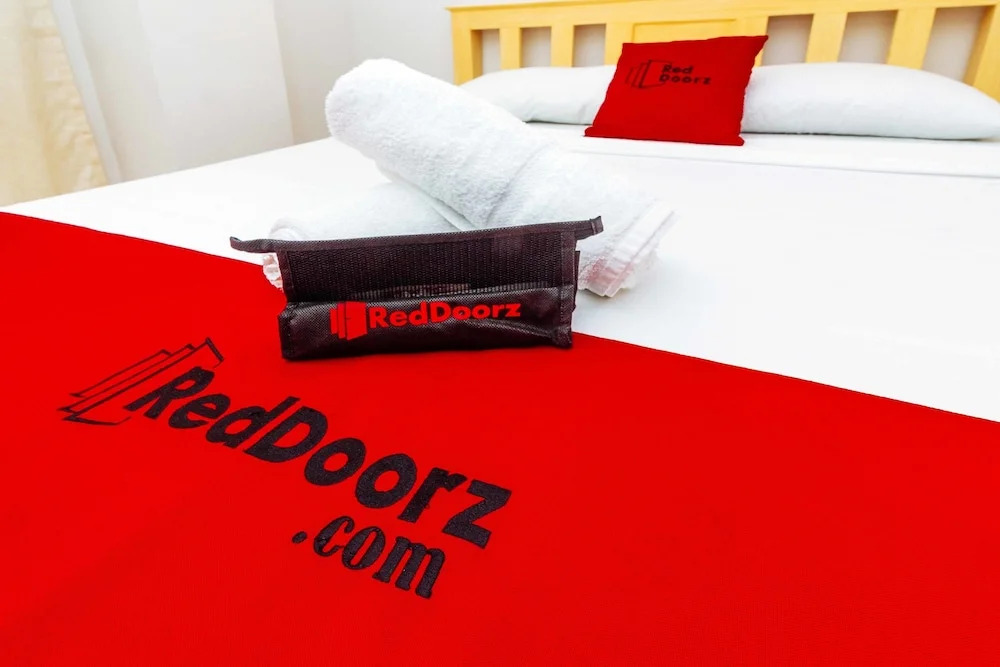 RedDoorz near Cebu Metropolitan Cathedral