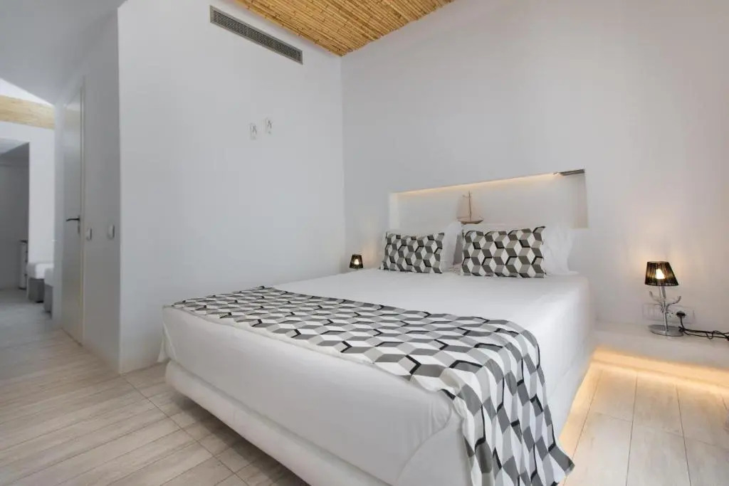 Thomais Studios