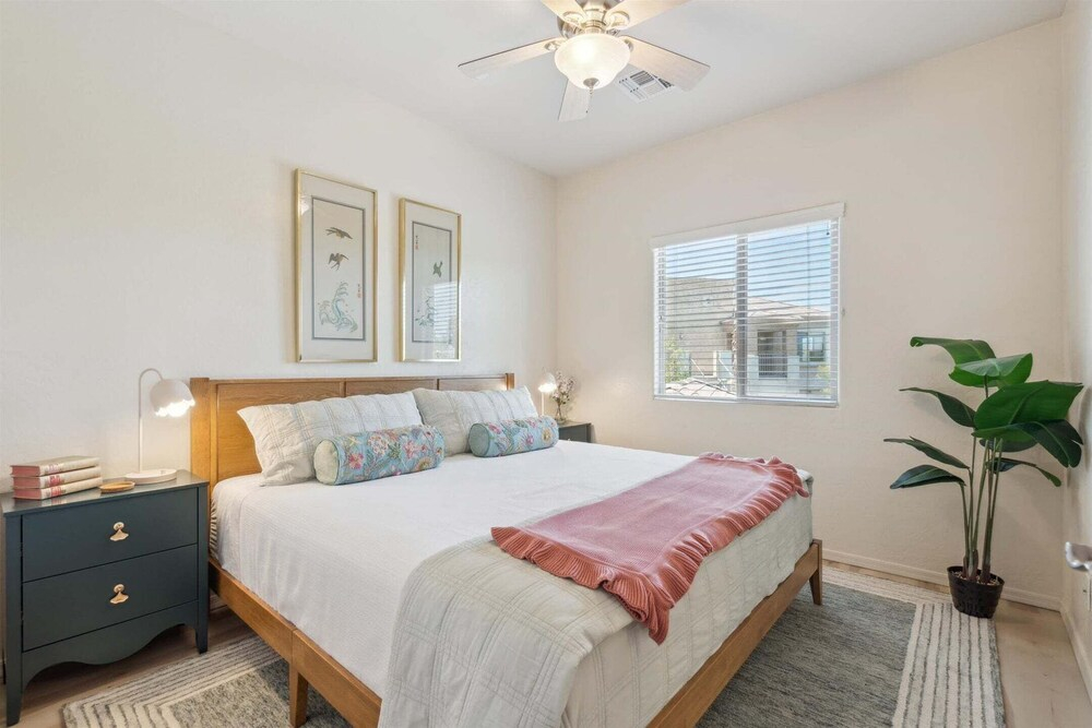 Scottsdale - 12050 N Panorama Dr #208