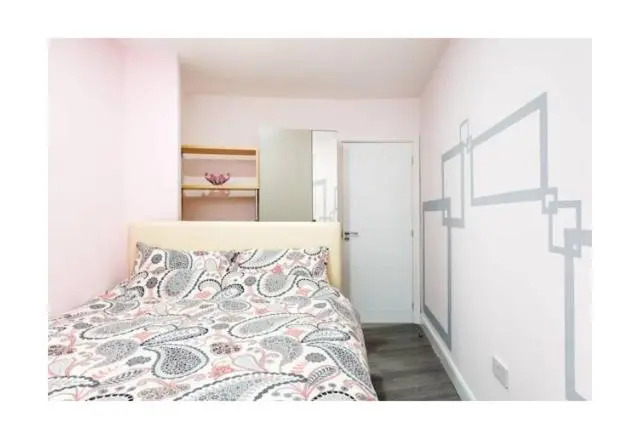 treetops flat3 Hall Green B28