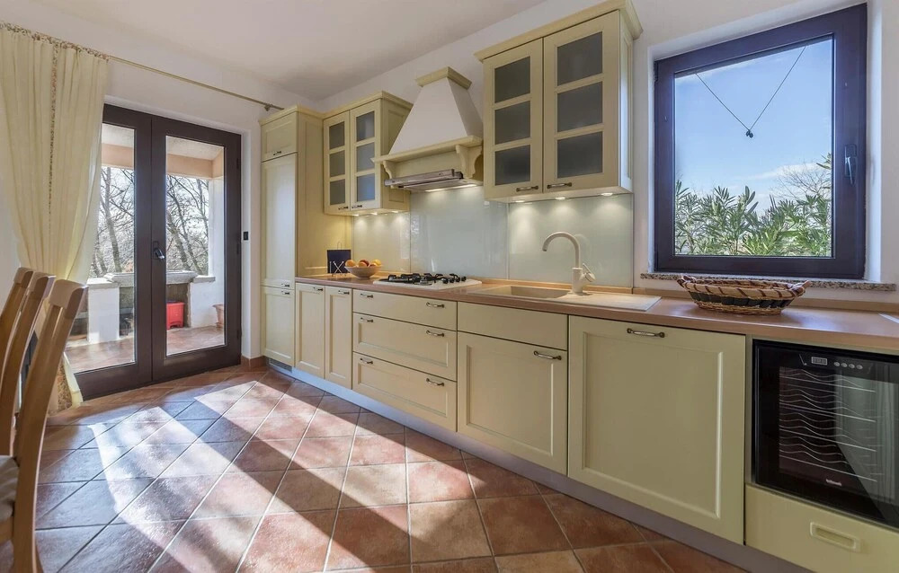 Stunning Home in Trget With Outdoor Swimming Pool, Wifi and 2 Bedrooms