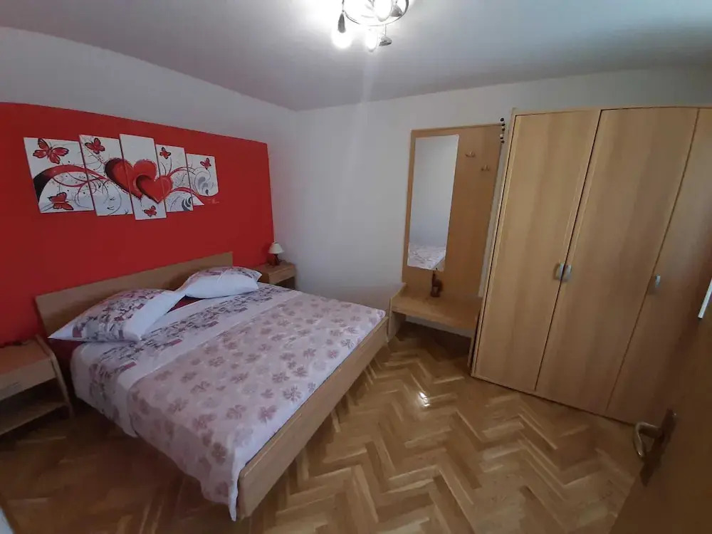 Cozy Apartments With Private Balcony Vinisce