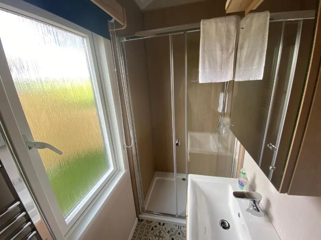 Arranview Lochside Pods & Lodges all with private Hot-tubs