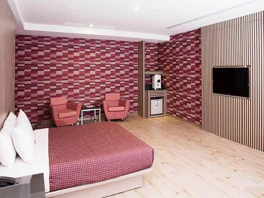 Midi Motel Ping Tung Branch