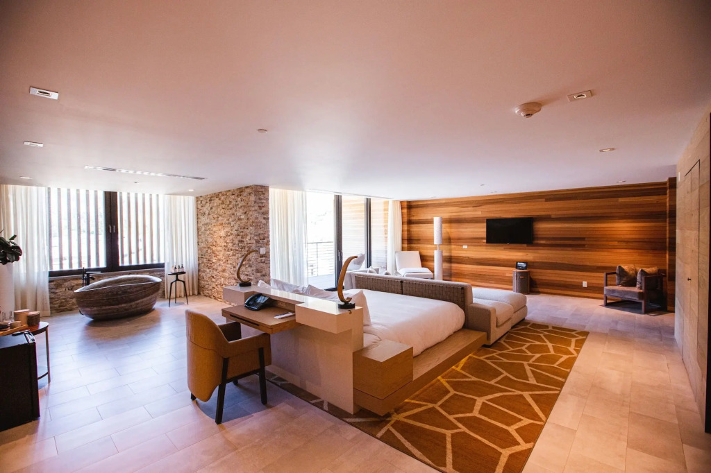 The Lodge at Blue Sky, Auberge Collection