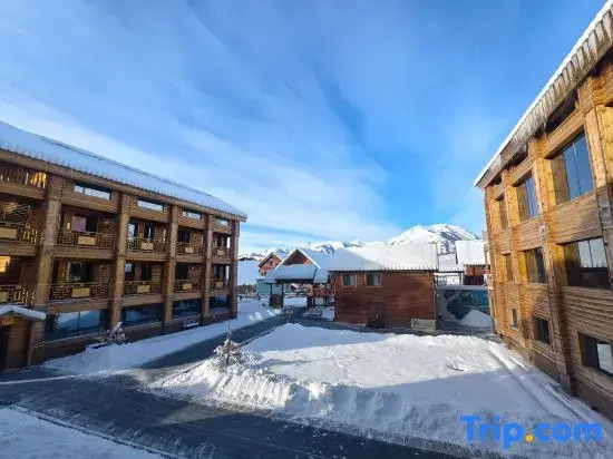 INWARD PEAK·Designer Holiday Homestay (Hemu Scenic Area Branch)