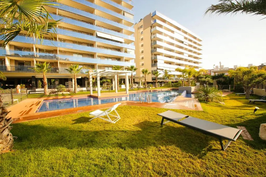 Lovely apartment with pool, AC and a great terrace