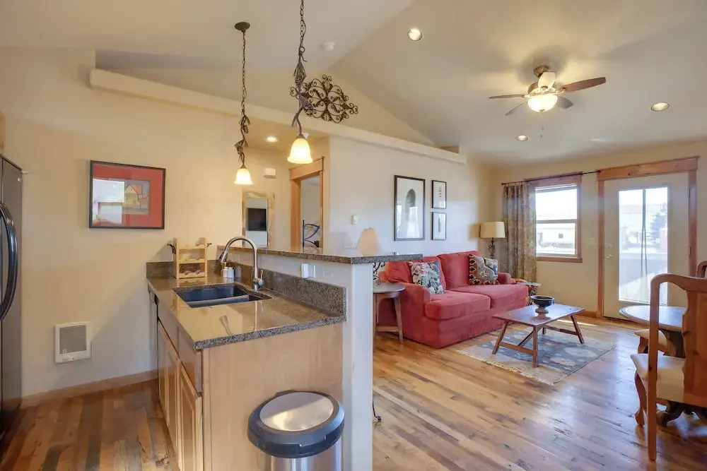 3 Blocks to Main St: Cozy Gunnison Retreat!