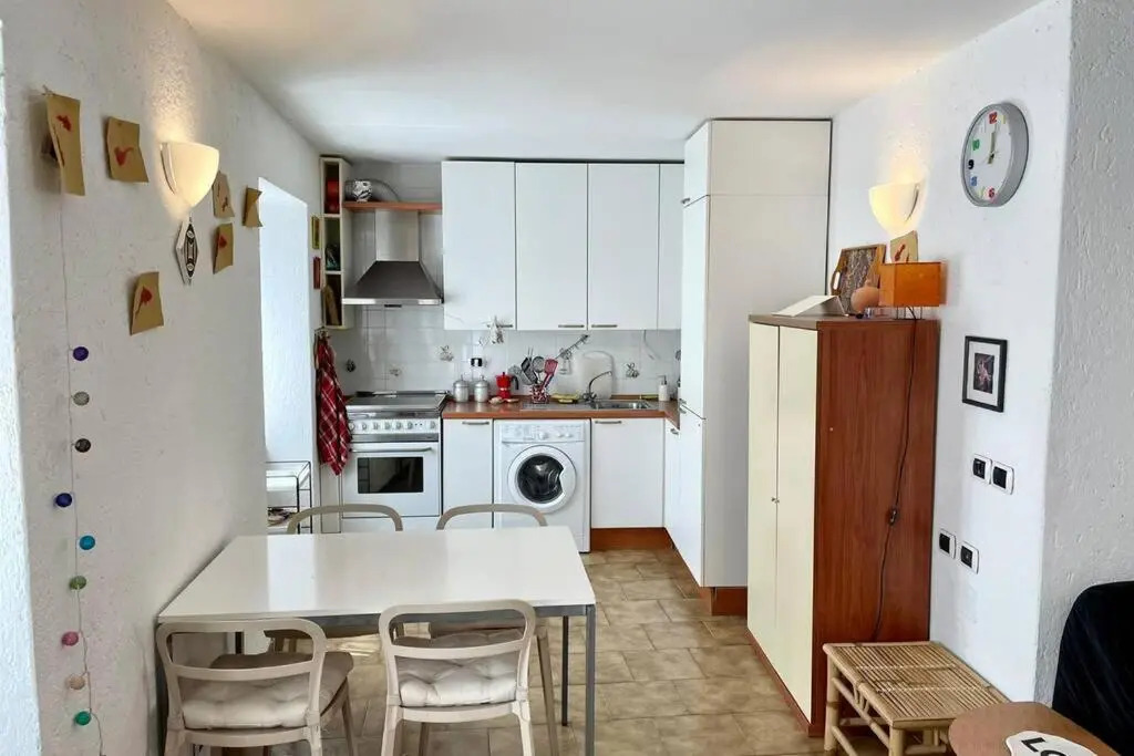Framura, Ampio appartamento con terrazzo vista mare