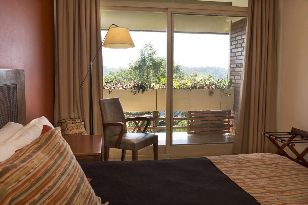 Hotel Raices Esturion