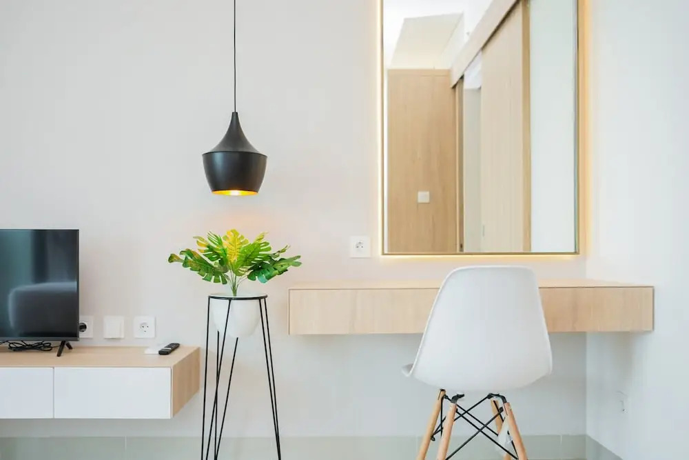 Comfy and Minimalist Studio at Embarcadero Bintaro Apartment By Travelio