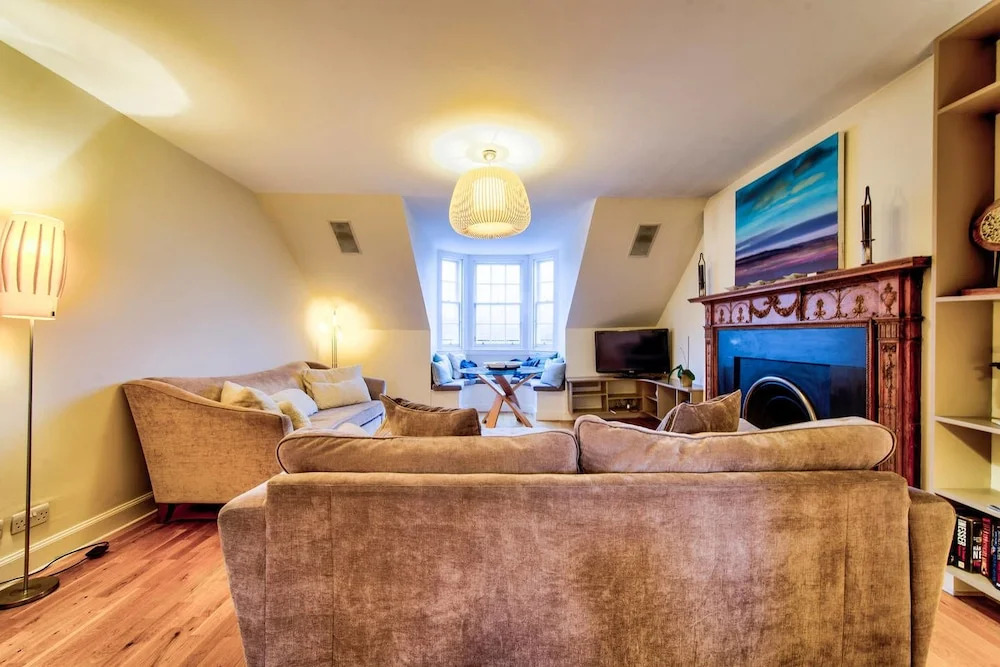 Charlotte Square City Centre Penthouse