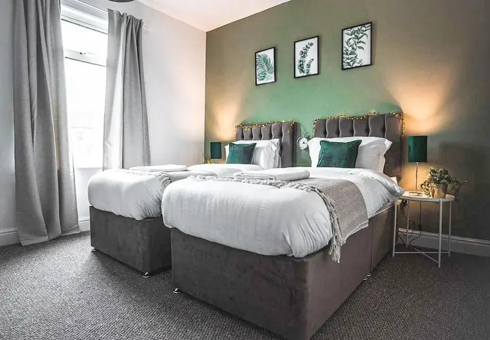 City Centre Stay Sleeps 5 - Contractors - Tourists