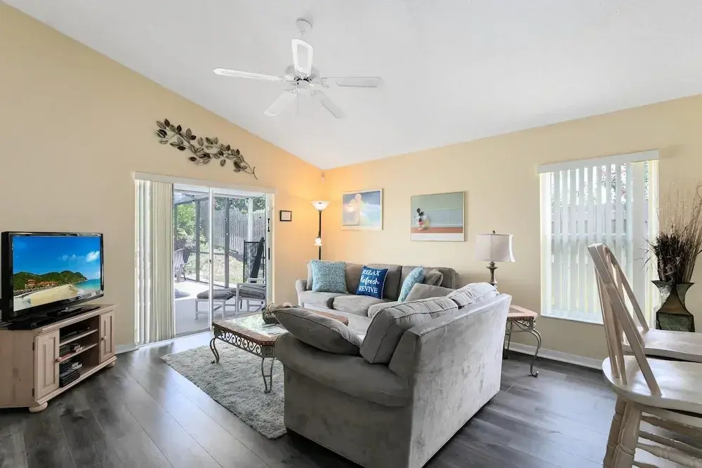4 Bed Located in Davenport Only Minutes to Disney