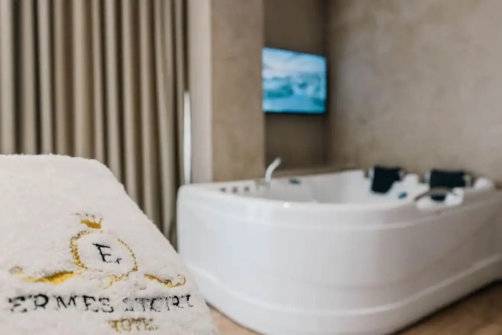 Ermes Deluxe Suite With Balcony