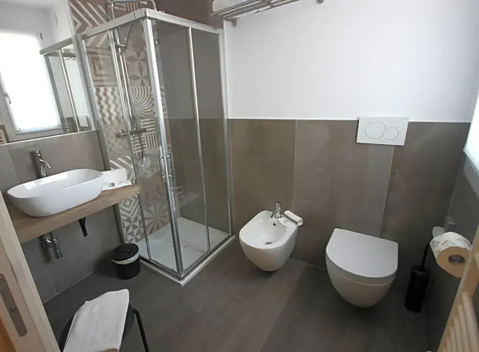 Pove 2.4 Hotel
