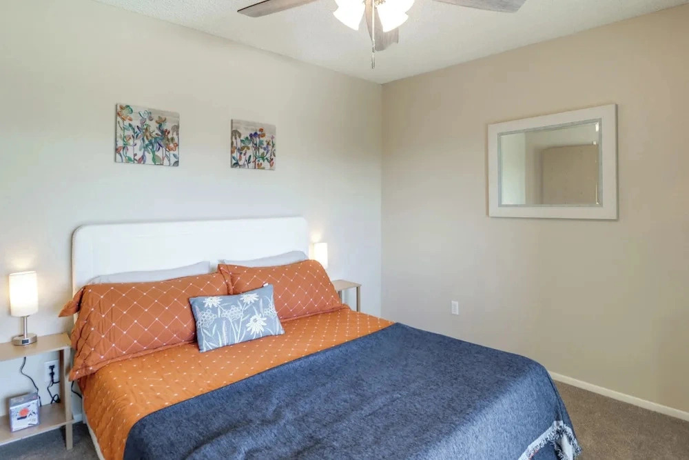 Hike, Swim & Shop: Tucson Condo w/ Balcony