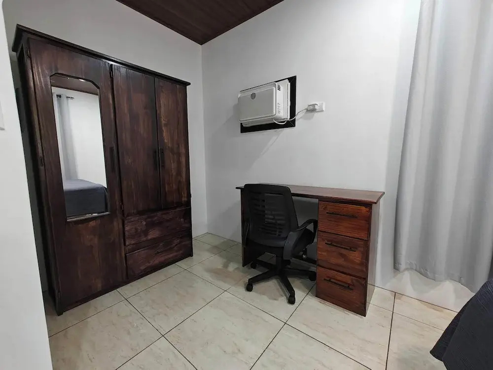 AJ Suites - Modern Beach Apartments with Pool and Full Kitchen