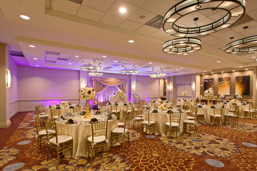 Holiday Inn Long Beach - Airport by IHG