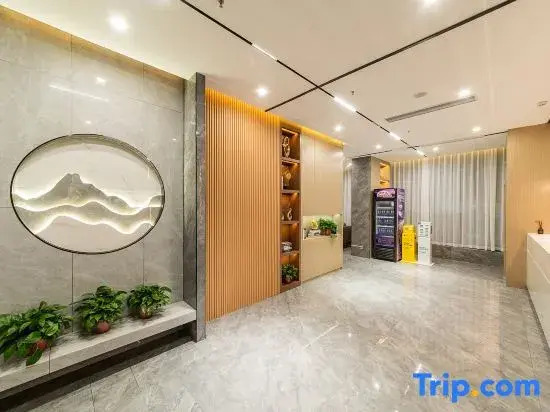 Unitour Hotel, Wuyi Interchange Metro Station