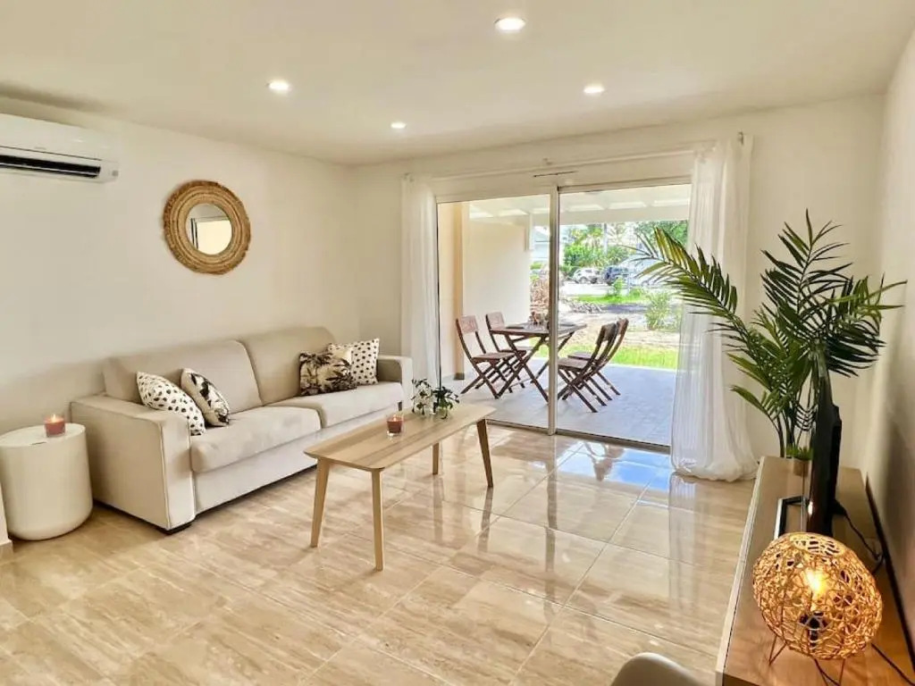 Maracuja 9, Orient Bay village, walkable beach at 100m