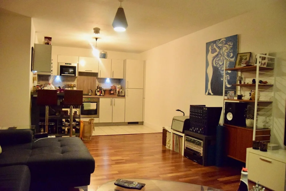 Spacious 1 Bedroom Flat With Covered Balcony