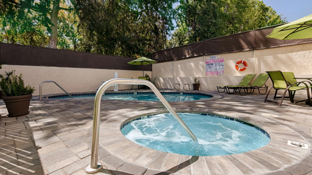 Glenrrock Inn And Suites