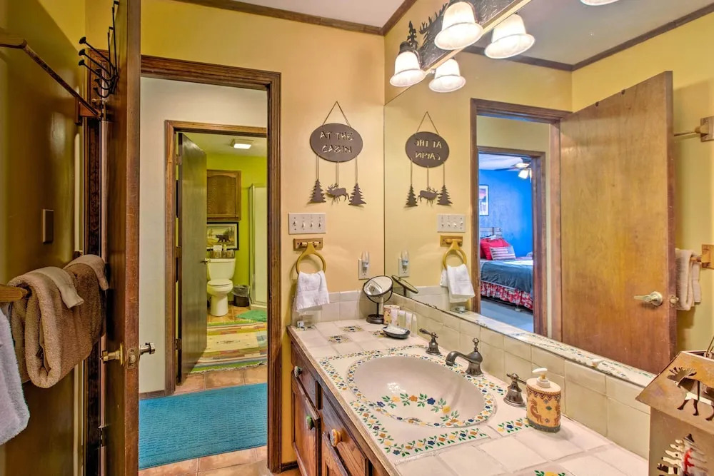 Serene Angel Fire Cabin w/ Community Pools!