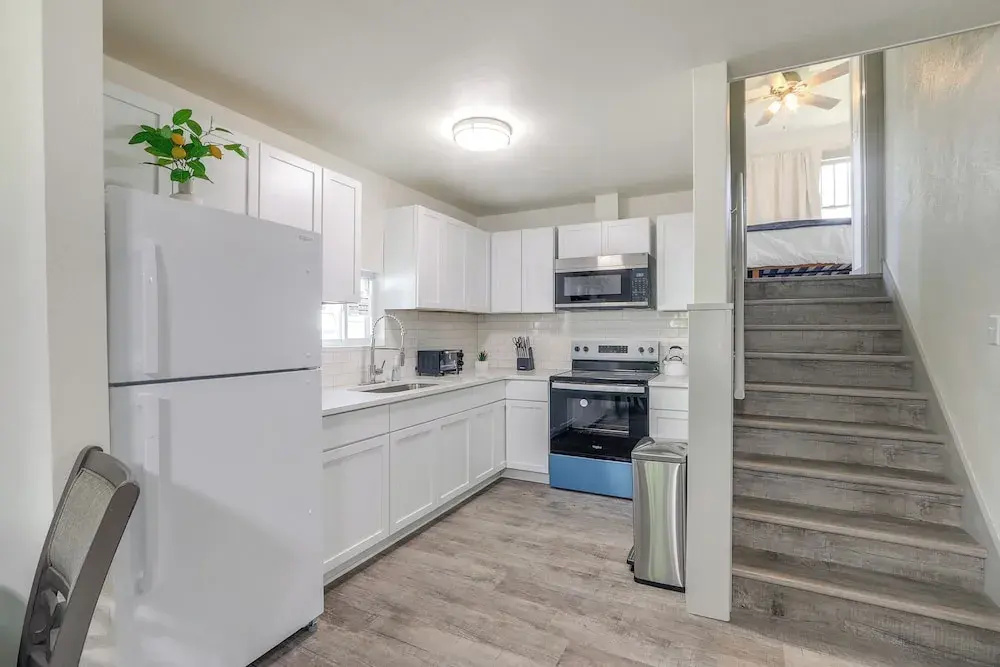4 Mi to Dtwn: Charming Retreat in Wichita!