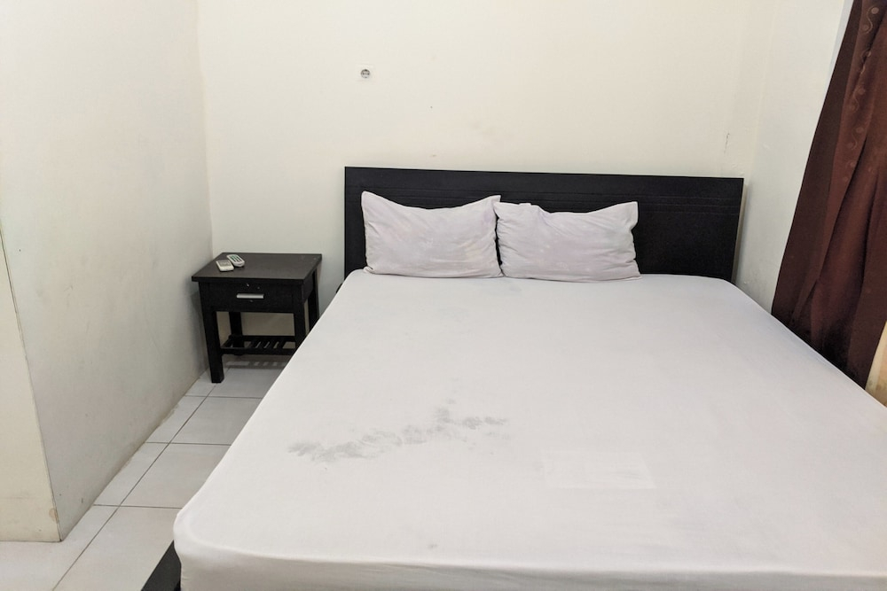 OYO 94015 Kost Alif Near Masjid Jami Nurul Huda