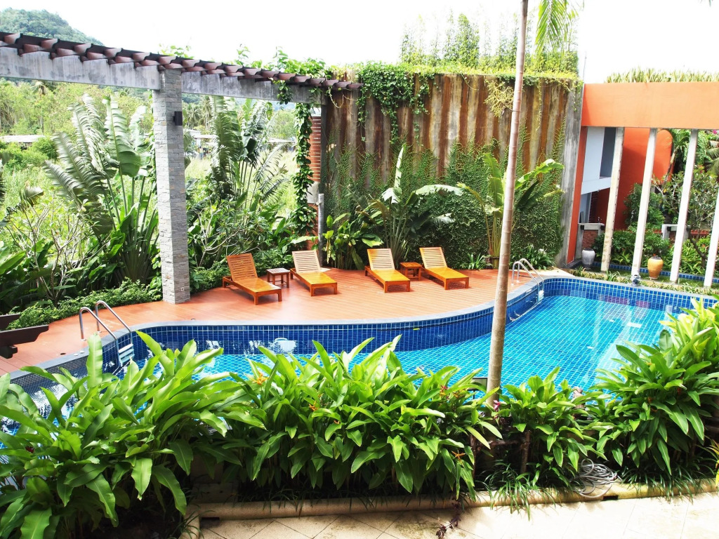 Phuket Ecozy Hotel