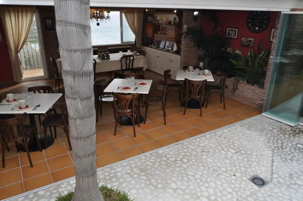 Welcome Inn Nerja guest house Luxury Bed & Breakfast