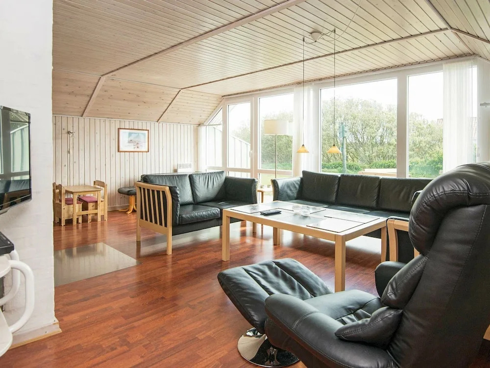 Vintage Holiday Home in Hvide Sande Not Far From Sea Coast