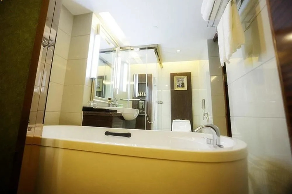 Hollyston Hotel