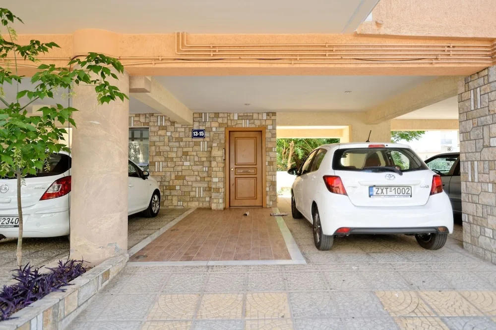 Brand new family apartment in Athens/dafni,100m from metro station, sleeps 4
