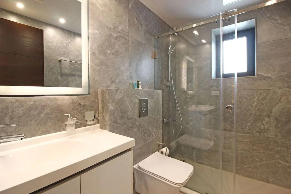 Palm Ville Suites