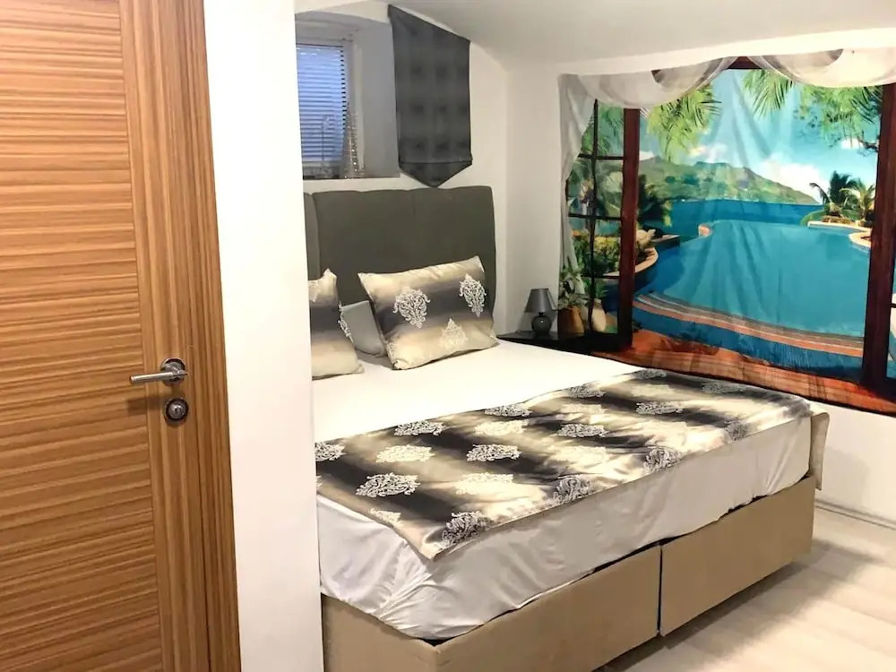 Apartment in Oberhausen Near a Lake