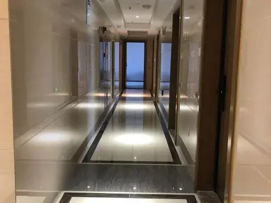 Luoyi Apartment (Fuyang Hengda Lvzhou Shop)