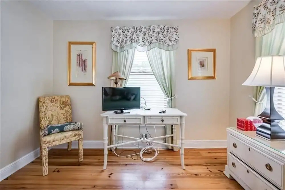 Anchor Inn - Unit 4 2 Bedroom Apts