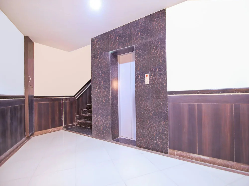 OYO 9941 Hotel P S Grand