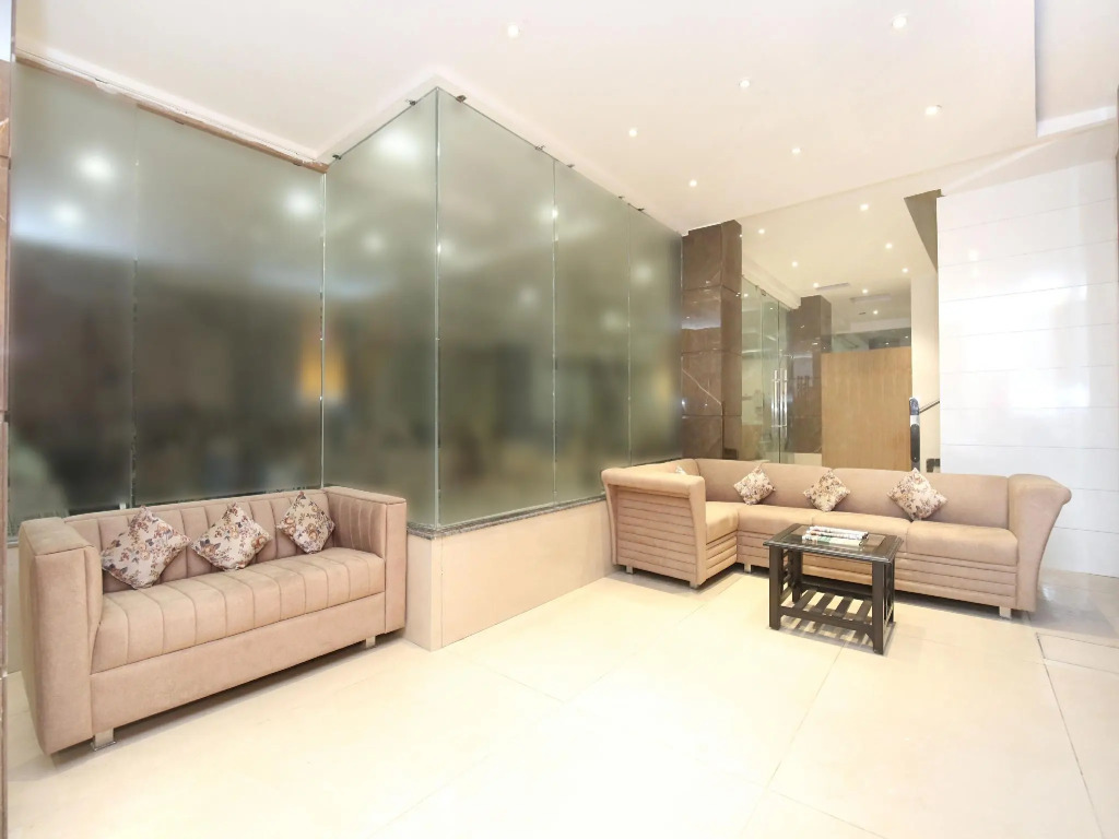 OYO 11680 Hotel Grand Star